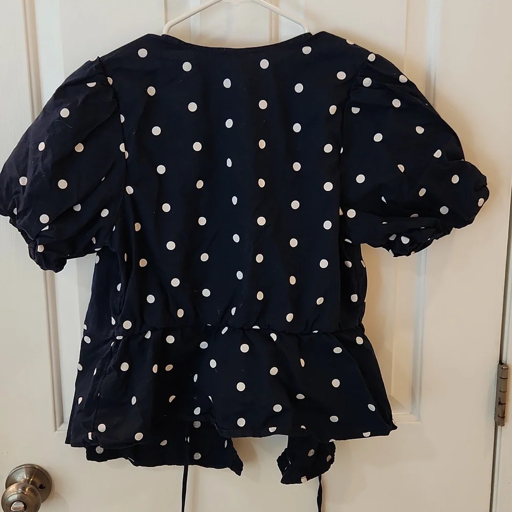 Old Navy Size L Polka Dot Wrap Shirt - Picture 3 of 3